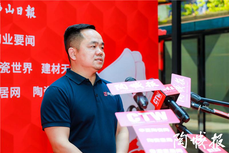 3国达陶瓷董事长杨建平接受媒体采访